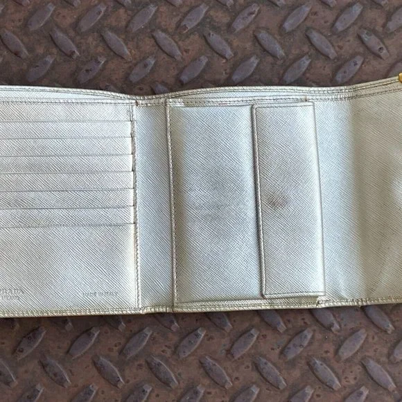Prada Wallet Tri Fold Gold Tone Leather Card Holder Purse Made in Italy authenti - Picture 6 of 14
